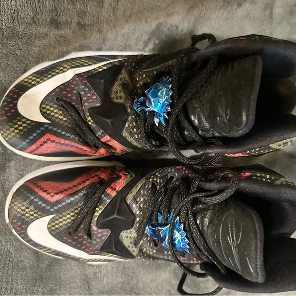 Nike men size 8 sneakers - Picture 2 of 3